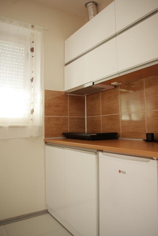 Square Studio Apartment Nis Exterior photo