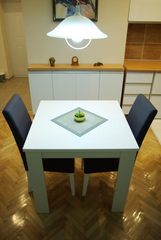 Square Studio Apartment Nis Exterior photo
