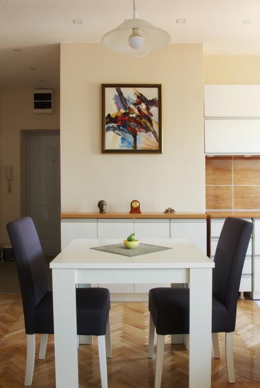Square Studio Apartment Nis Exterior photo